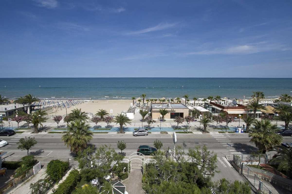 Hotel La Maestra Grottammare Zewnętrze zdjęcie