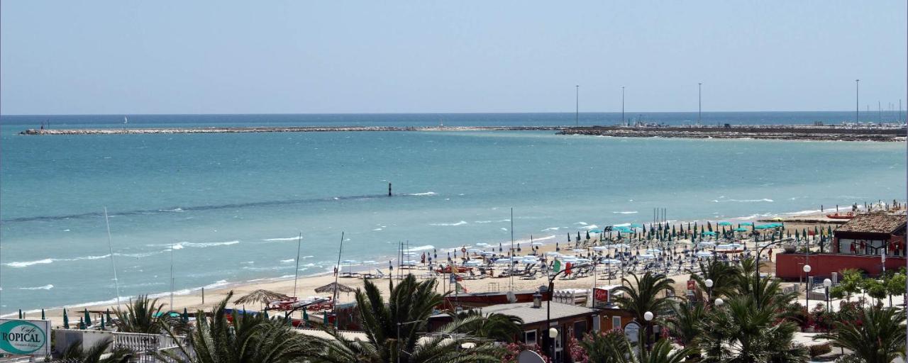 Hotel La Maestra Grottammare Zewnętrze zdjęcie