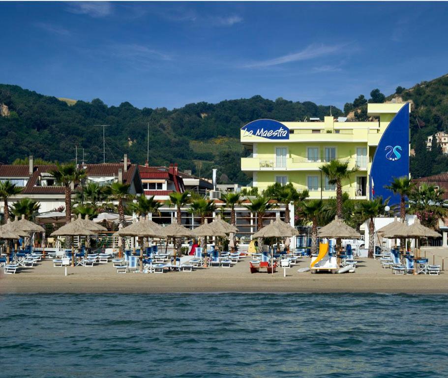 Hotel La Maestra Grottammare Zewnętrze zdjęcie